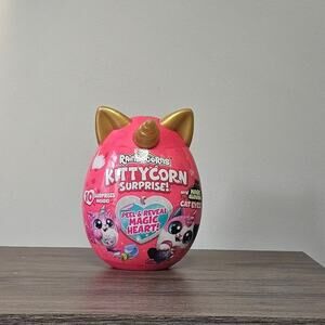 Zuru  RAINBOCORNS Kittycorn Surprise Magic Heart with Gold  Ears NWT